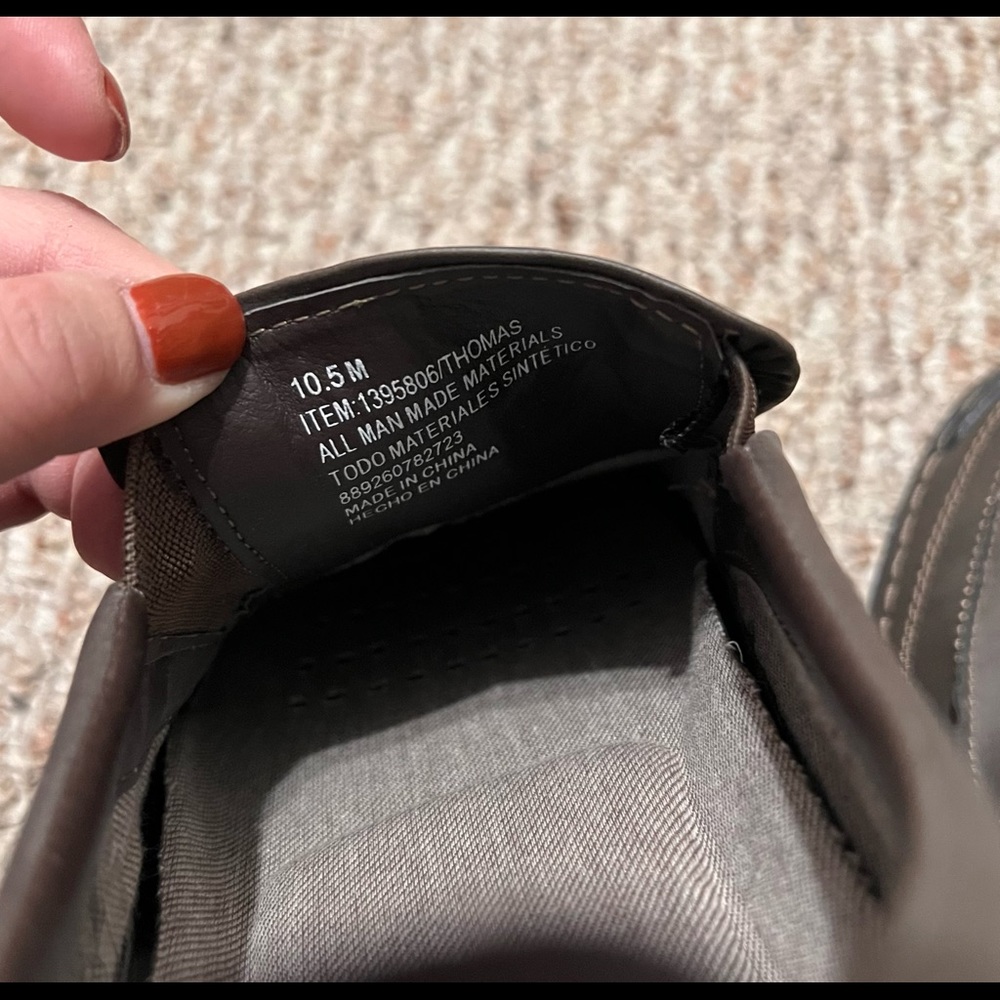 Barely Used Izod Men's Memory Foam Slip On Shoes … - image 7